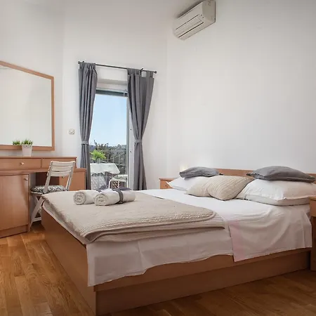 Bounty Makarska